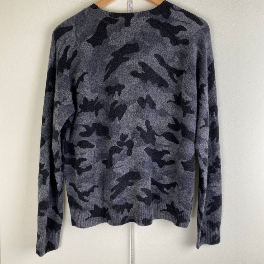 Aqua 100% Cashmere Camo Crewneck Sweater Gray Black Medium - Picture 13 of 16